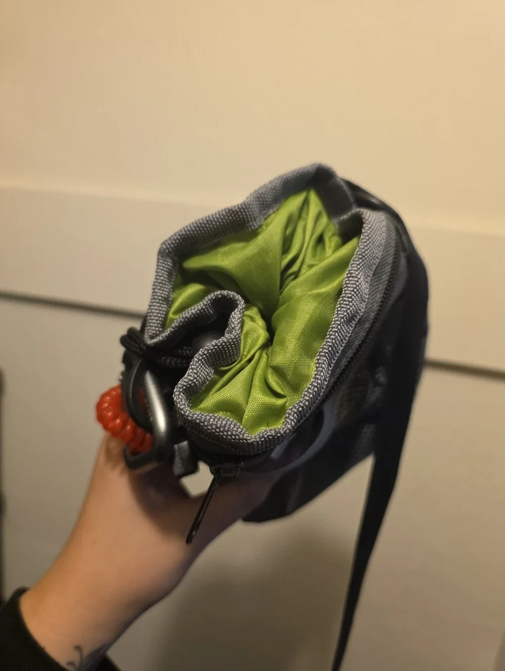 Dog Training Treat Pouch Built-In Poo Bag Dispenser